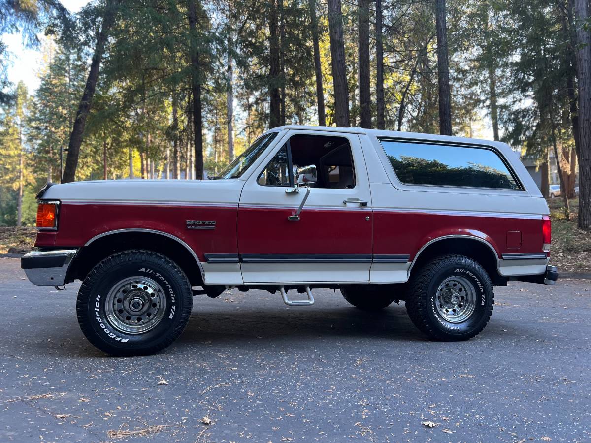 Ford-Bronco-xlt-1990-16