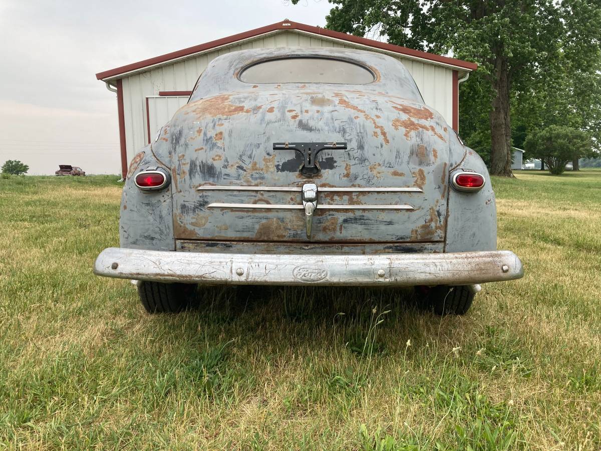 Ford-Business-coupe-1946-8