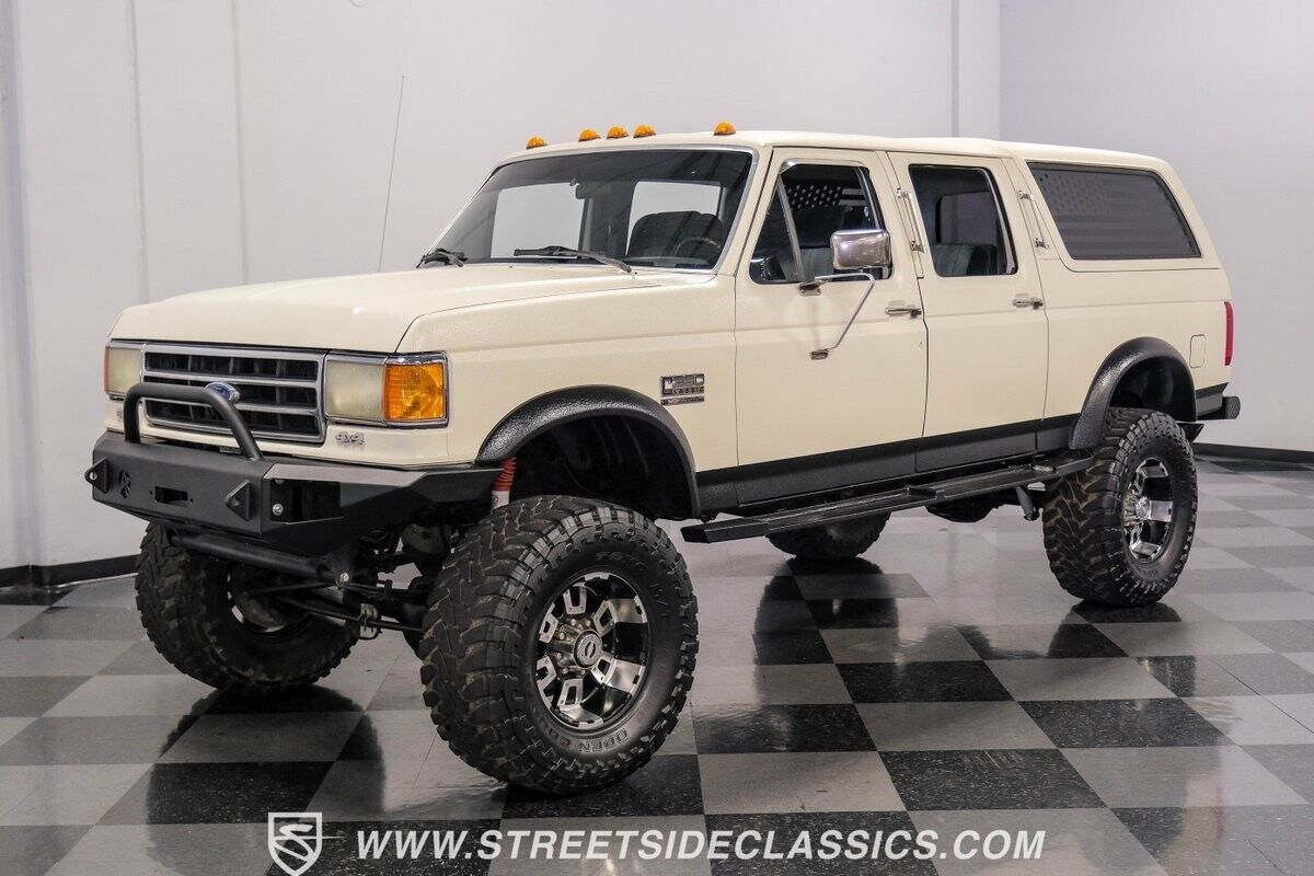 Ford-C-350-SUV-1991-6