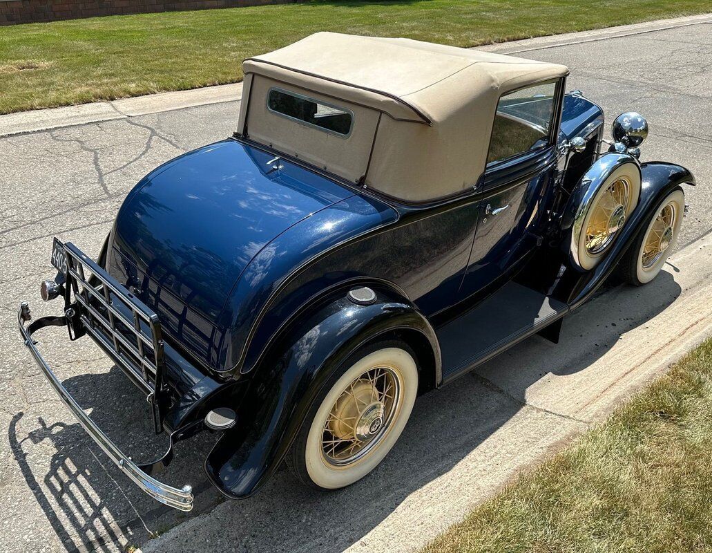 Ford-Cabriolet-1932-16