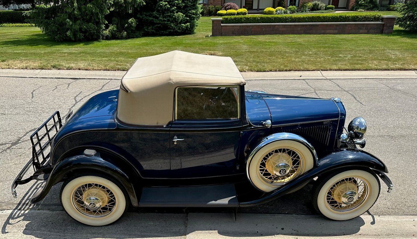 Ford-Cabriolet-1932-17