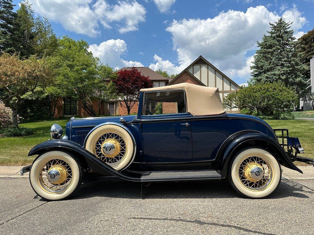 Ford-Cabriolet-1932-28