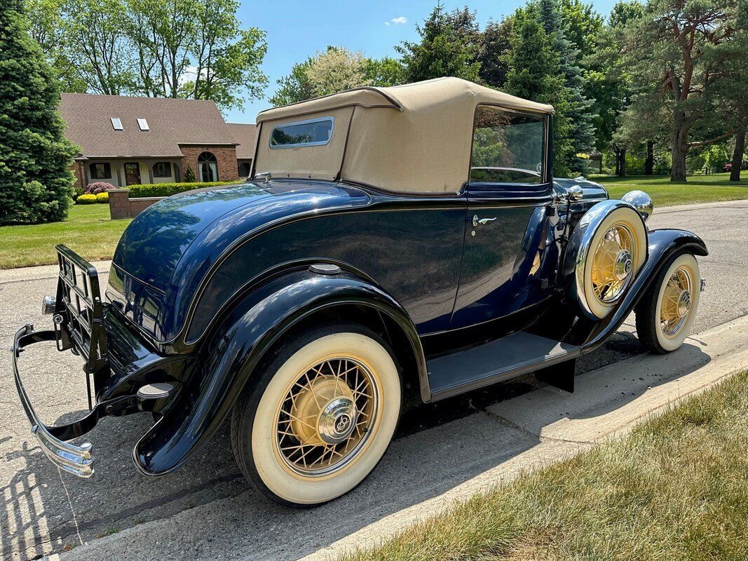 Ford-Cabriolet-1932-5