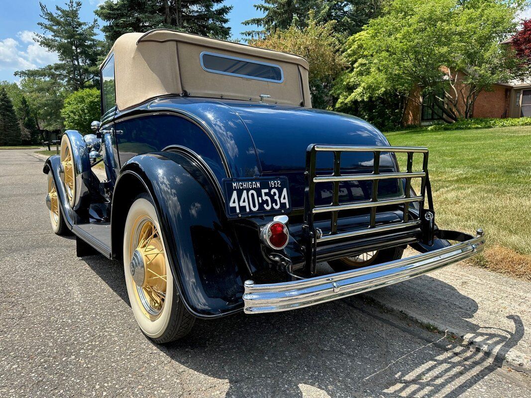 Ford-Cabriolet-1932-7