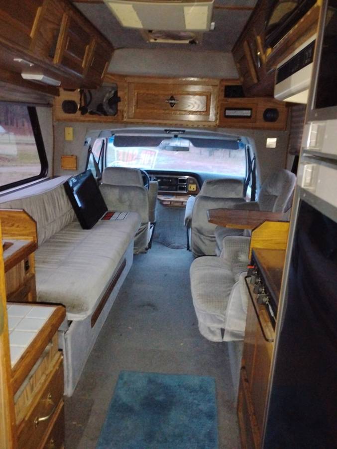 Ford-Chinook-concourse-motorhome-1990-2