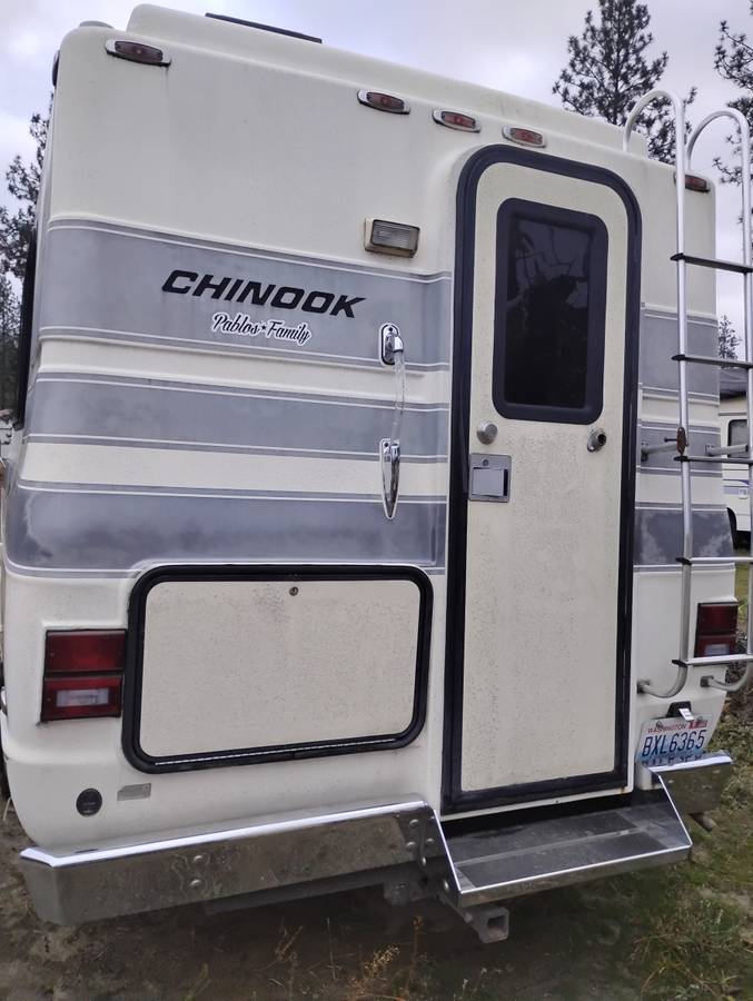 Ford-Chinook-concourse-motorhome-1990-9