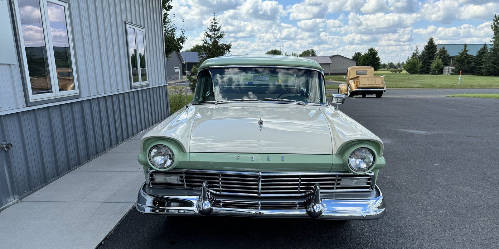 Ford-Country-Sedan-1957-1