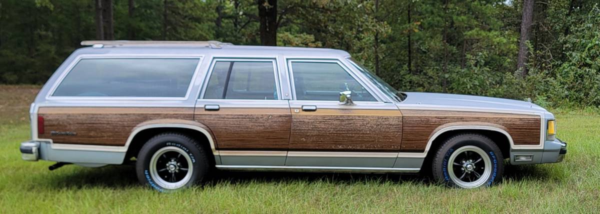 Ford-Country-squire-station-wagon-1991-2