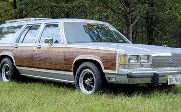 Ford-Country-squire-station-wagon-1991