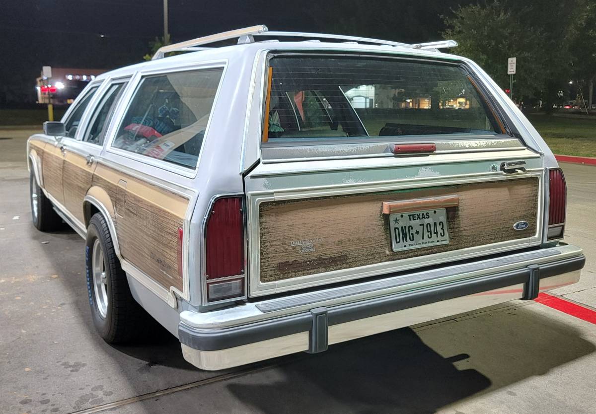 Ford-Country-squire-station-wagon-1991-6