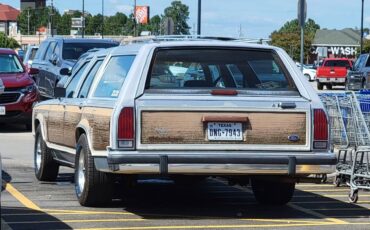 Ford-Country-squire-station-wagon-1991-8