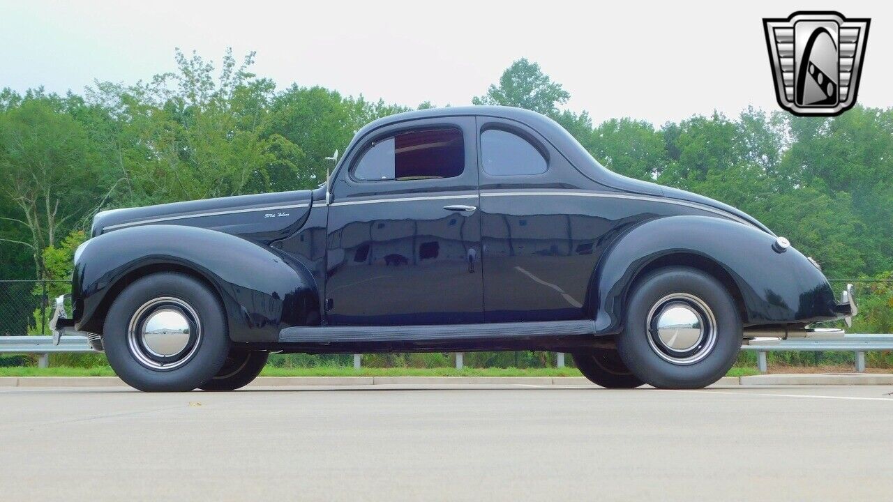 Ford-Coupe-Coupe-1940-4