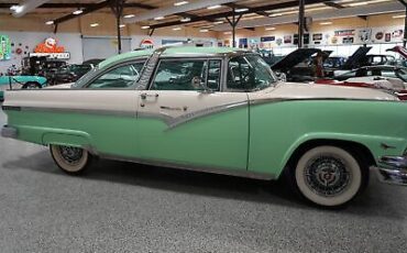 Ford-Crown-Victoria-1956-3