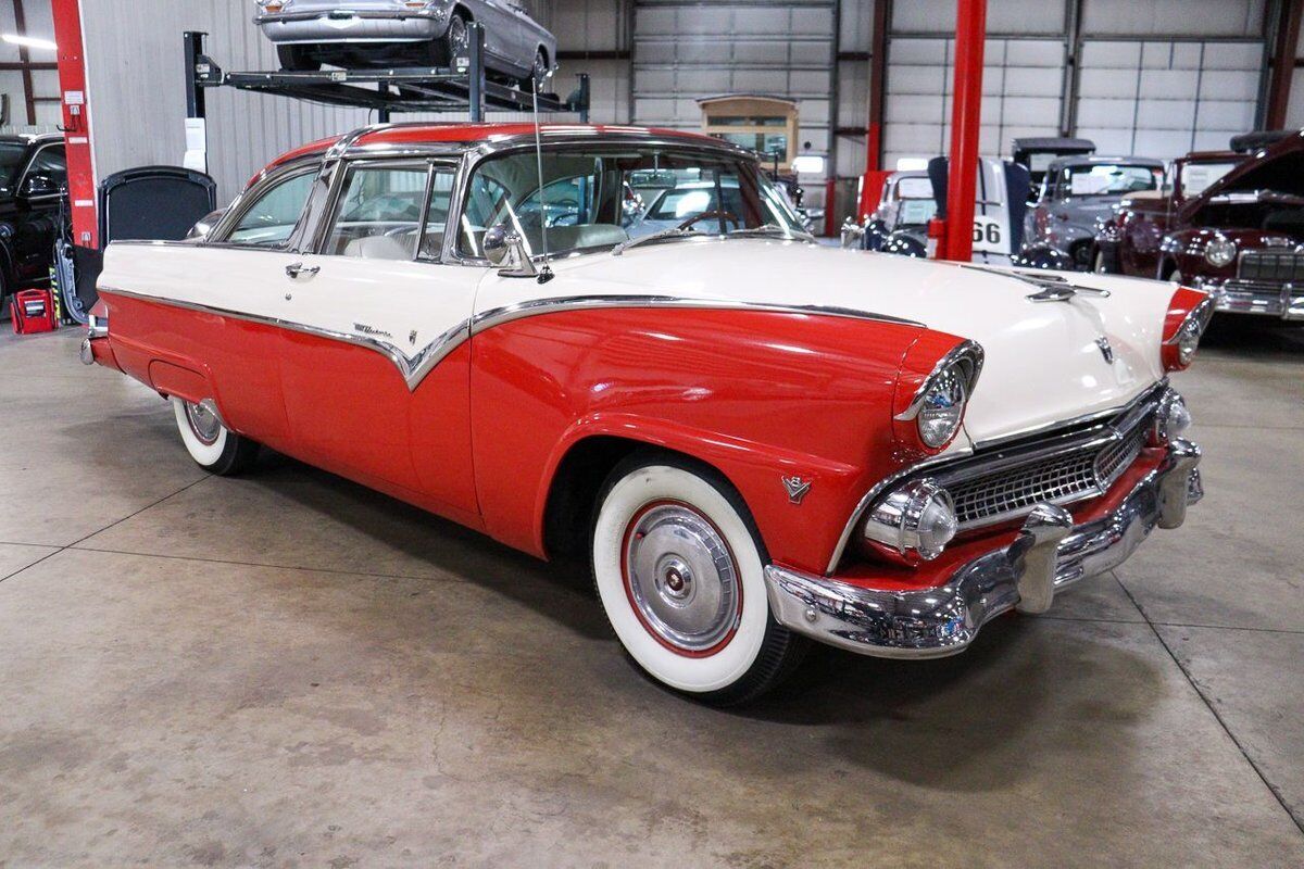 Ford-Crown-Victoria-Coupe-1955-10