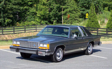 Ford-Crown-Victoria-Coupe-1986-2