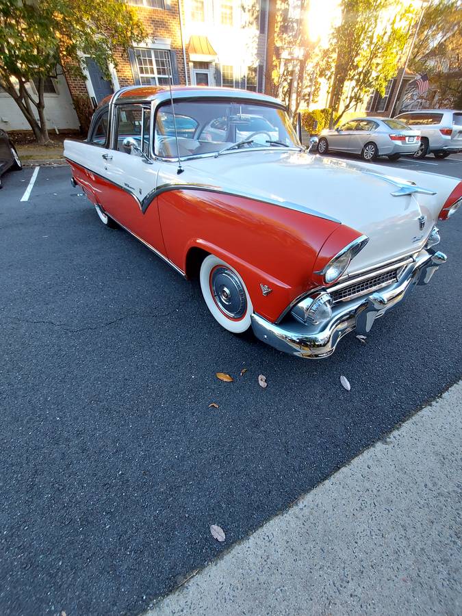 Ford-Crown-victoria-1955-1