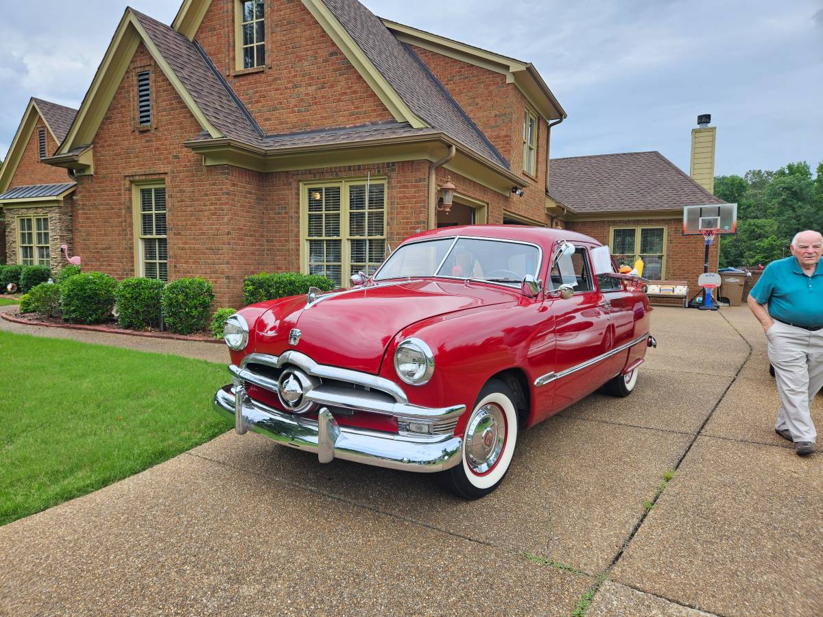 Ford-Custom-1950-4