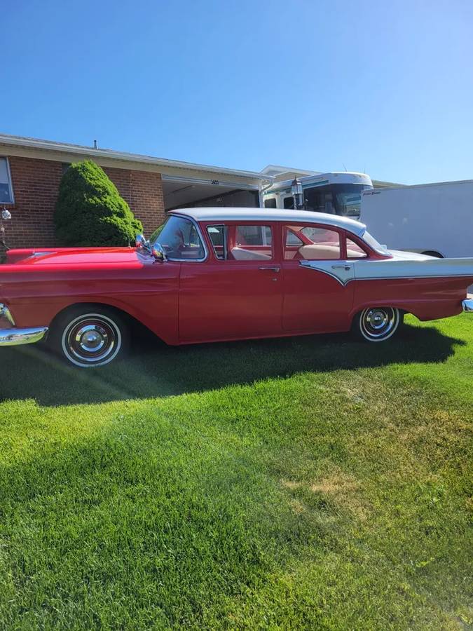 Ford-Custom-300-1957