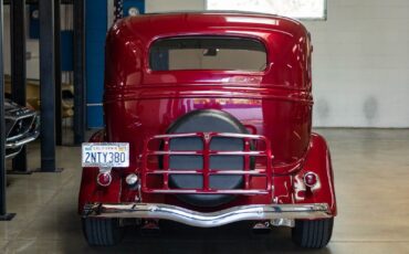 Ford-Custom-Berline-1934-16