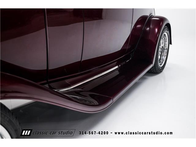 Ford-Custom-Cabriolet-1932-17