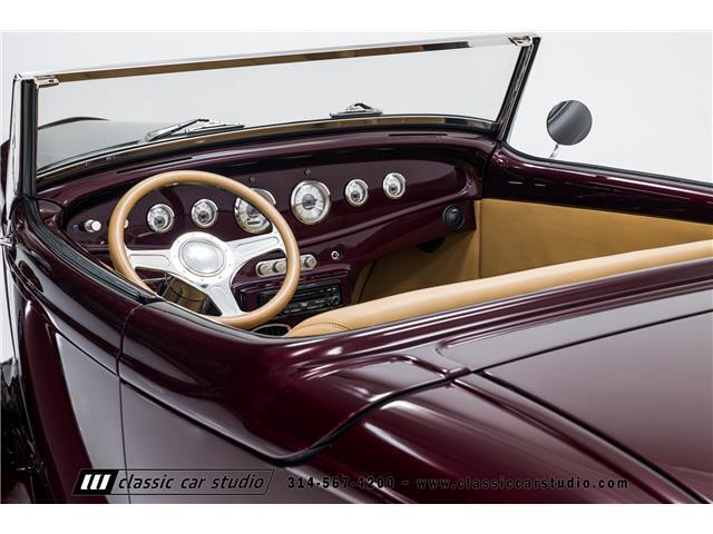 Ford-Custom-Cabriolet-1932-31