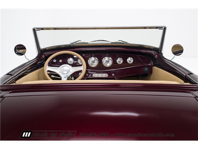 Ford-Custom-Cabriolet-1932-33