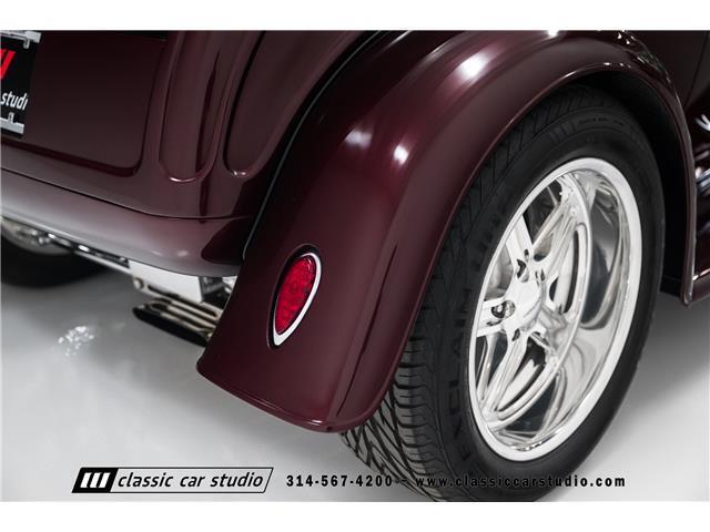 Ford-Custom-Cabriolet-1932-37