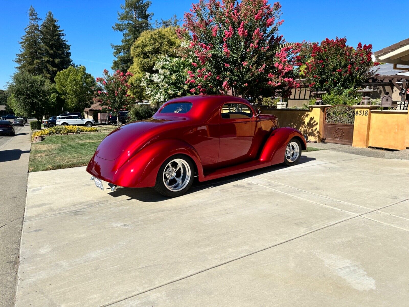 Ford-Custom-Coupe-1937