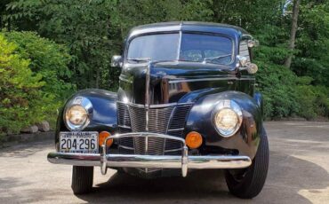 Ford-Deluxe-1940