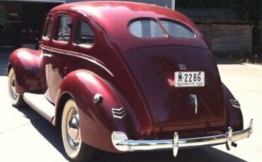 Ford-Deluxe-1940-4