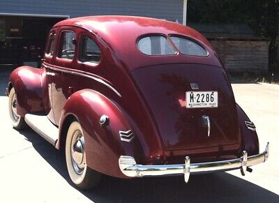 Ford-Deluxe-1940-4