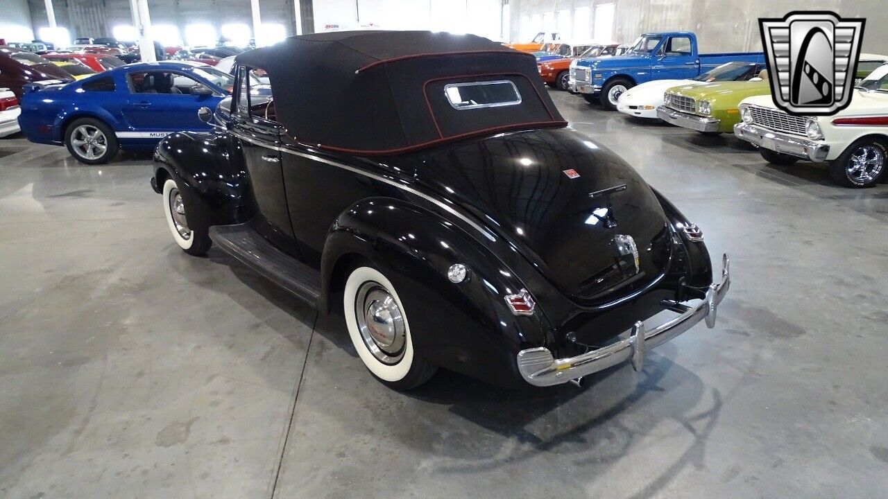 Ford-Deluxe-1940-8