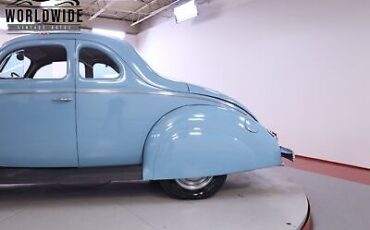 Ford-Deluxe-1940-9