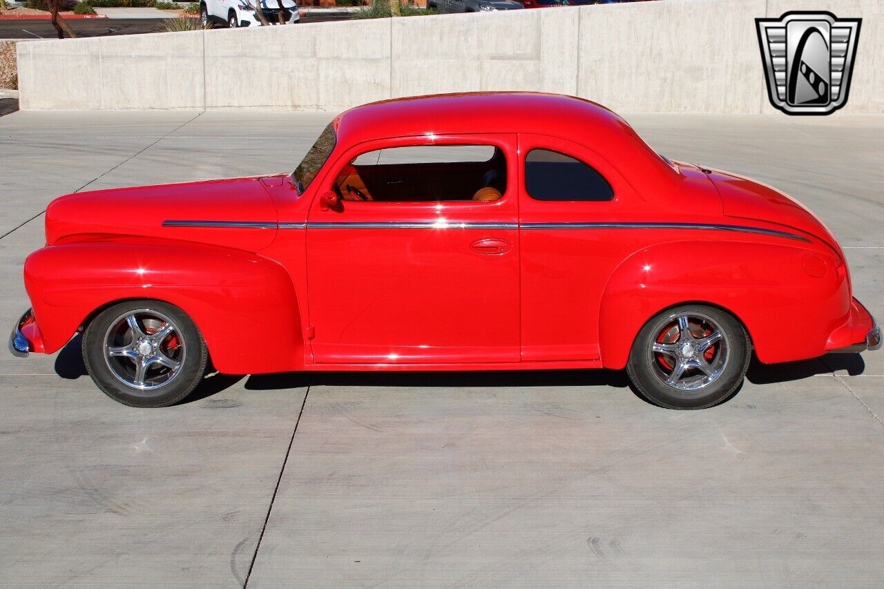 Ford-Deluxe-1948-10