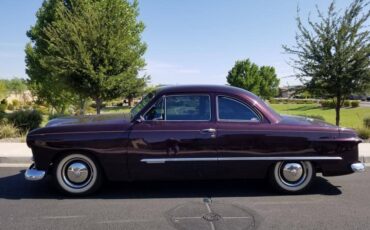 Ford-Deluxe-1949