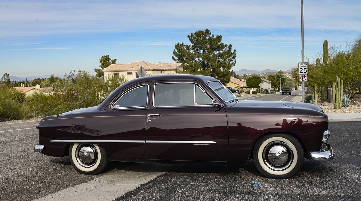 Ford-Deluxe-1949-7