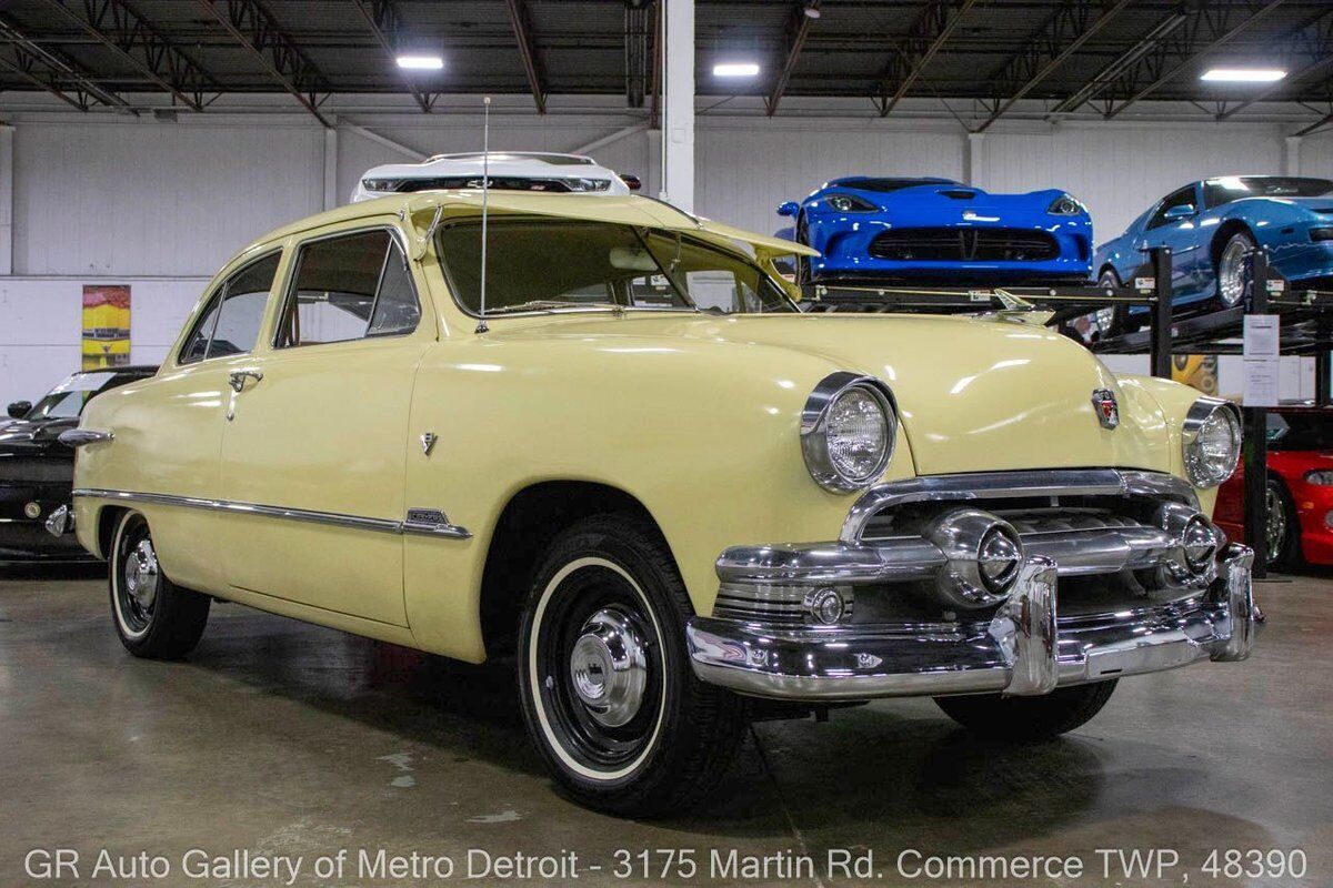 Ford-Deluxe-1951-9