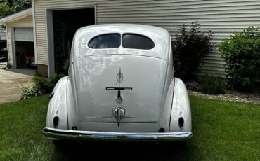 Ford-Deluxe-Berline-1939-10