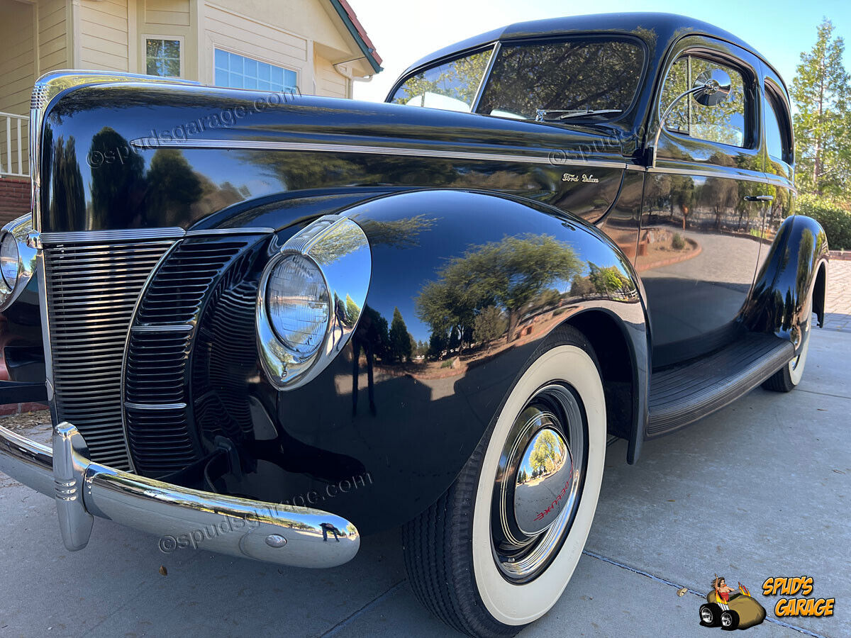 Ford-Deluxe-Berline-1940-1