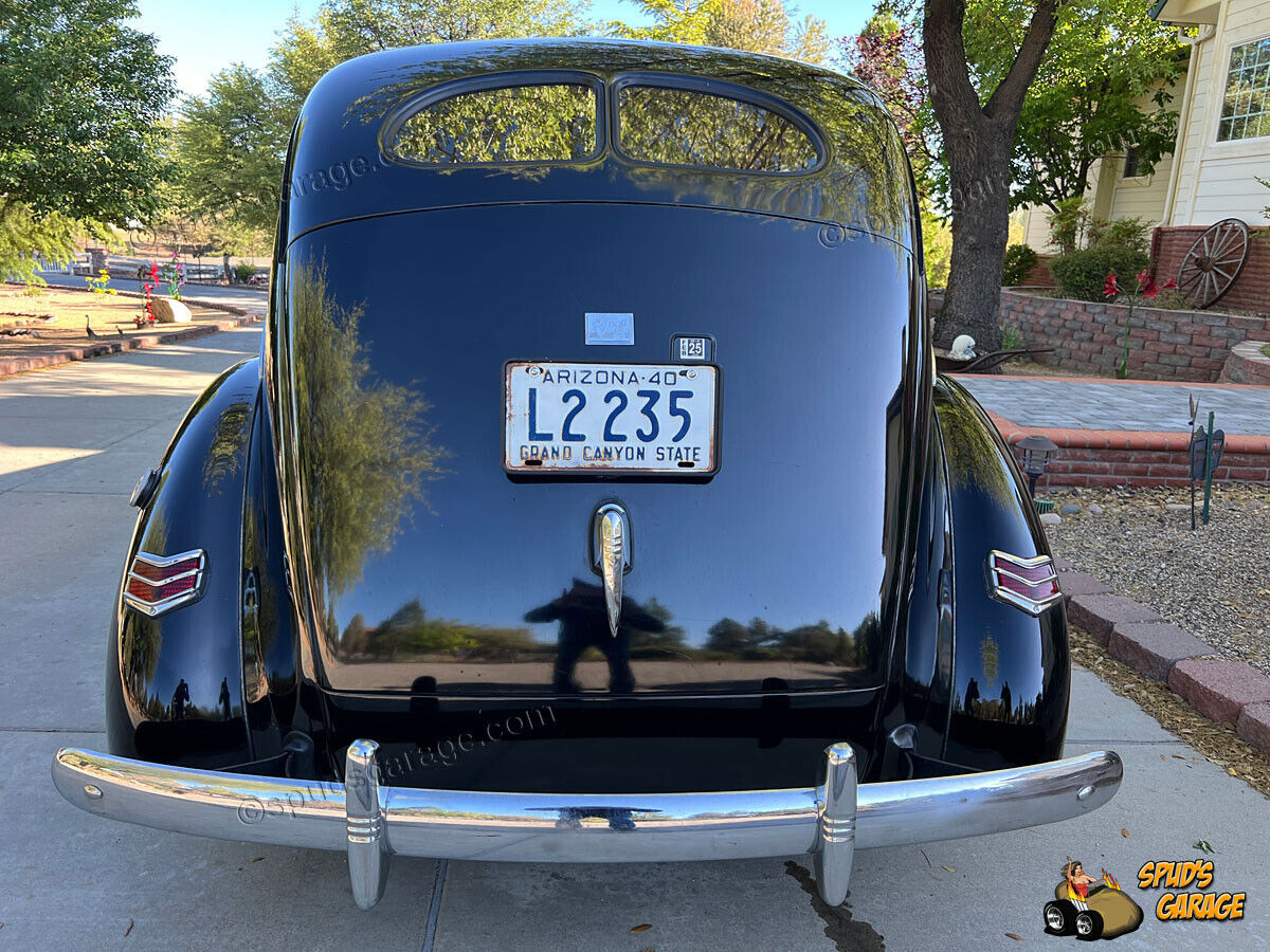 Ford-Deluxe-Berline-1940-18