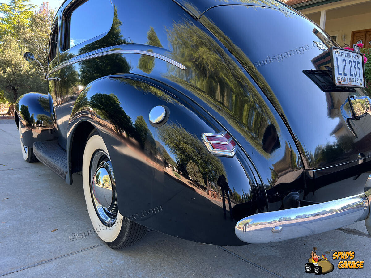 Ford-Deluxe-Berline-1940-20