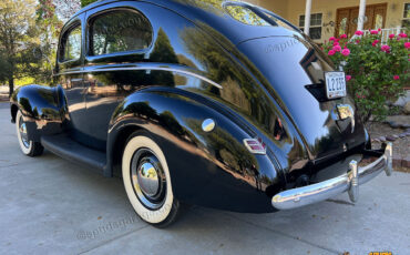 Ford-Deluxe-Berline-1940-21