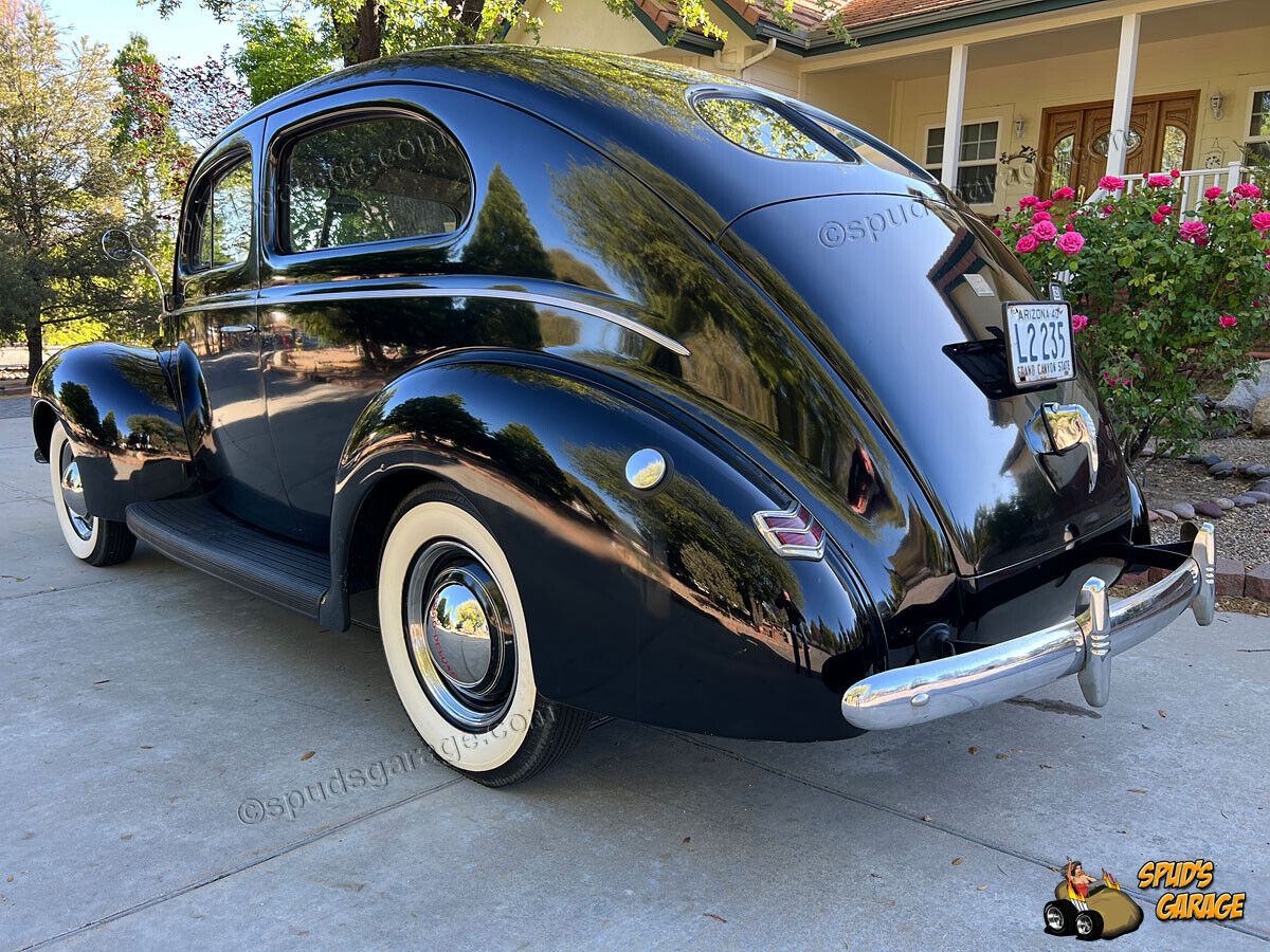 Ford-Deluxe-Berline-1940-21