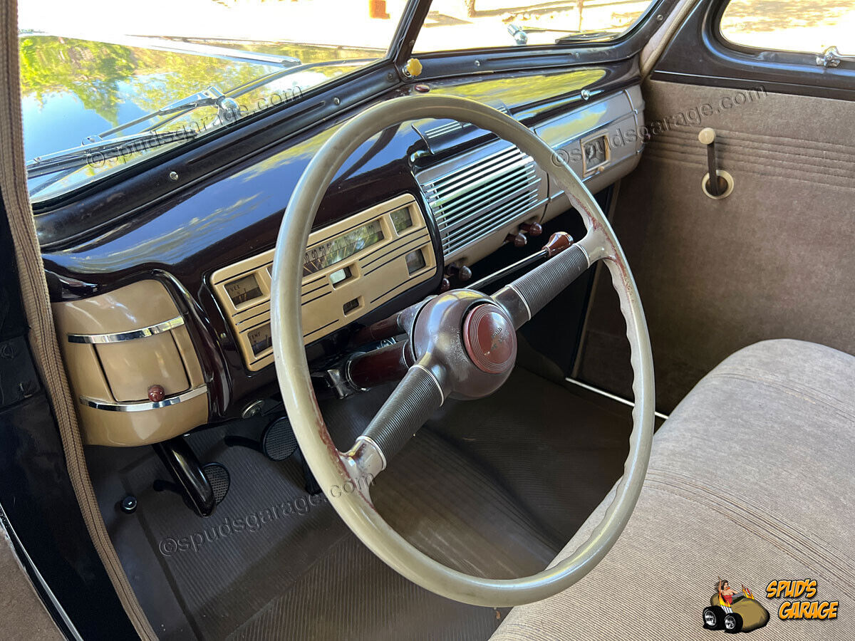 Ford-Deluxe-Berline-1940-27