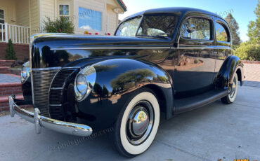 Ford-Deluxe-Berline-1940