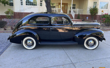 Ford-Deluxe-Berline-1940-7