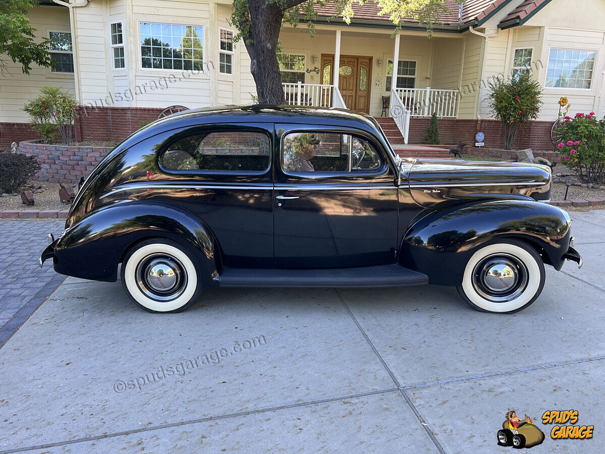 Ford-Deluxe-Berline-1940-7