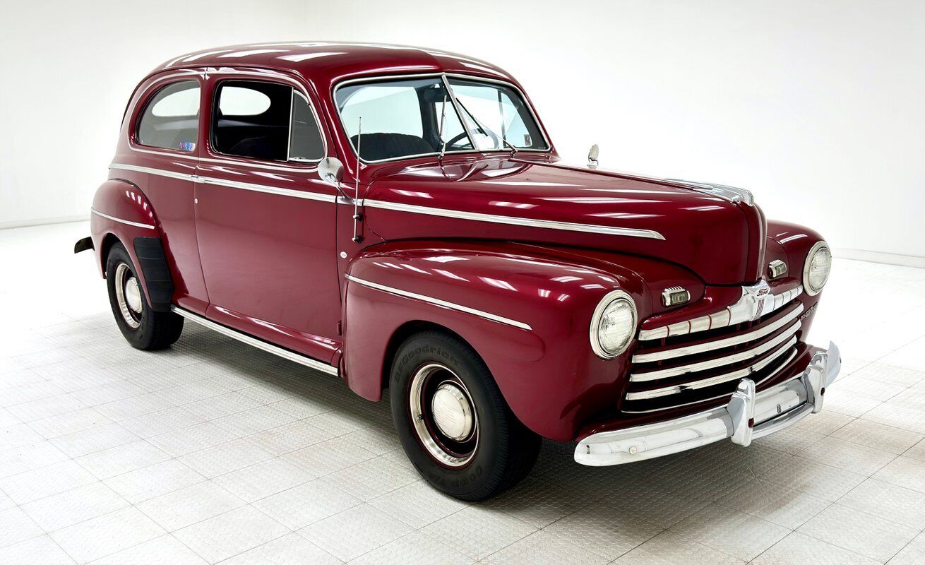 Ford-Deluxe-Berline-1947-6