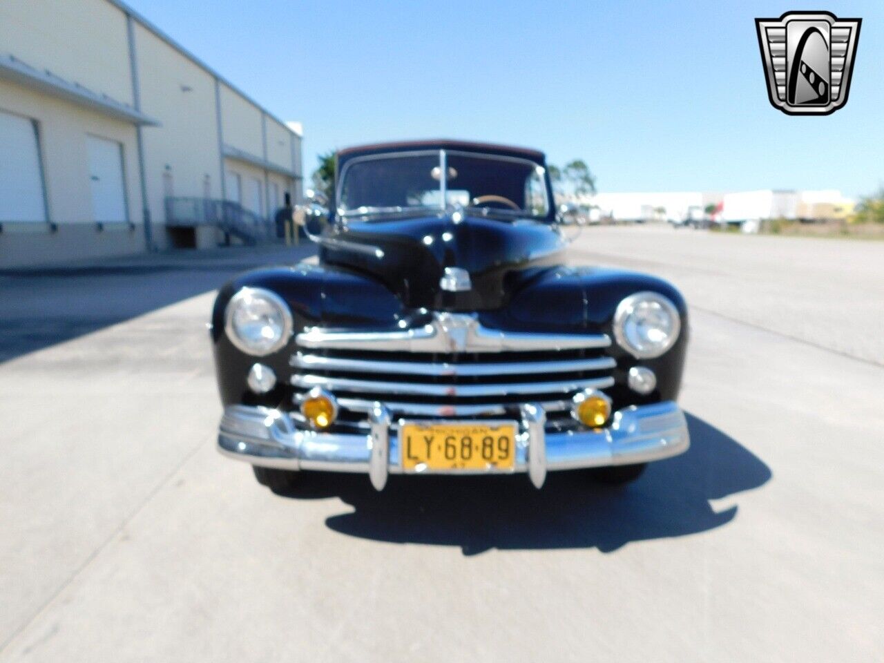 Ford-Deluxe-Cabriolet-1947-3