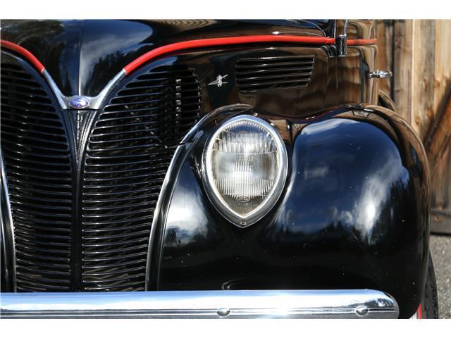 Ford-Deluxe-Coupoe-Coupe-1938-25